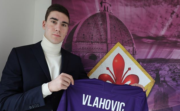 Gotovo, Vlahović potpisao!