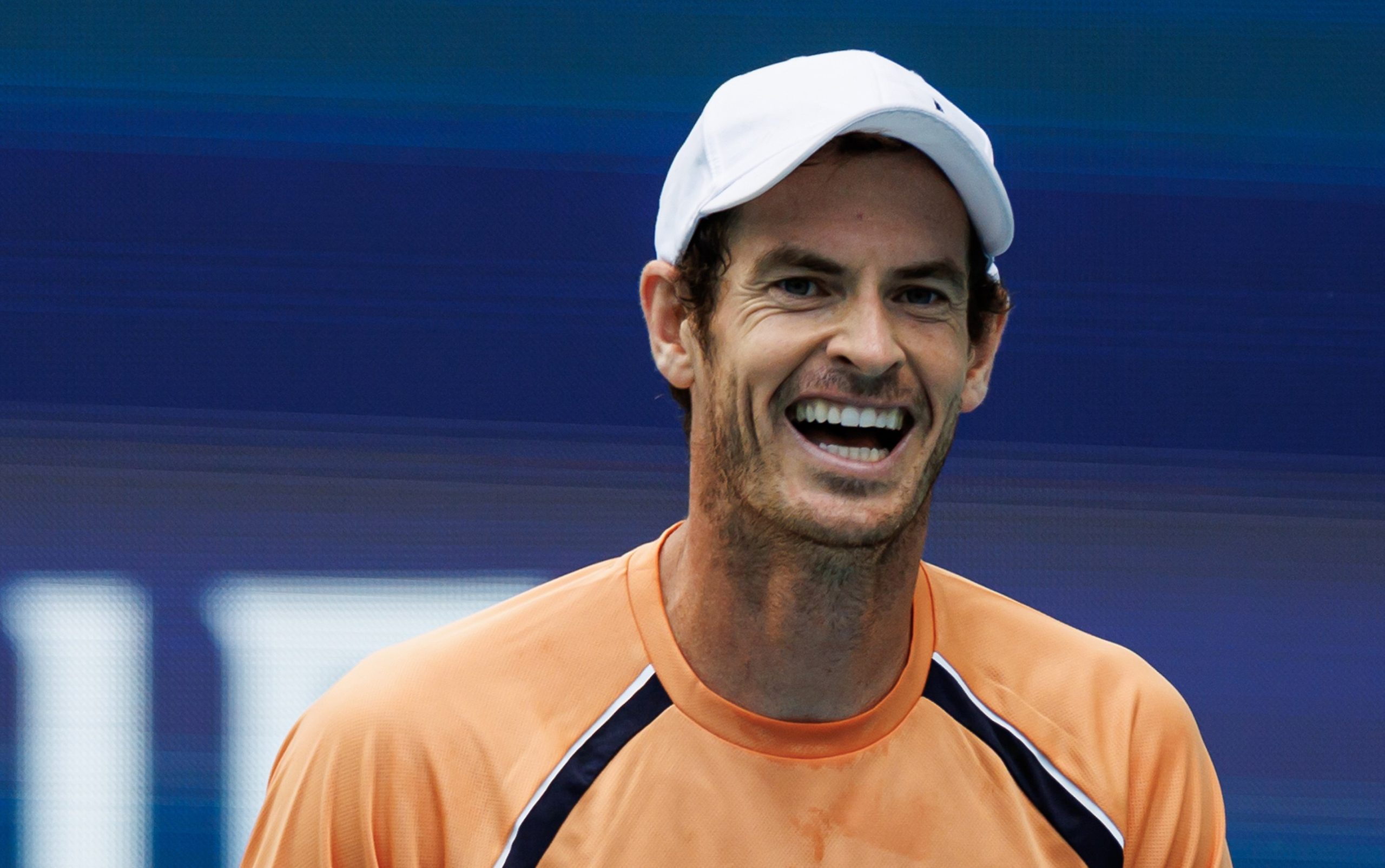 Andy Murray isprobava Yonex reket na bordo čelendžer događaju ove nedelje