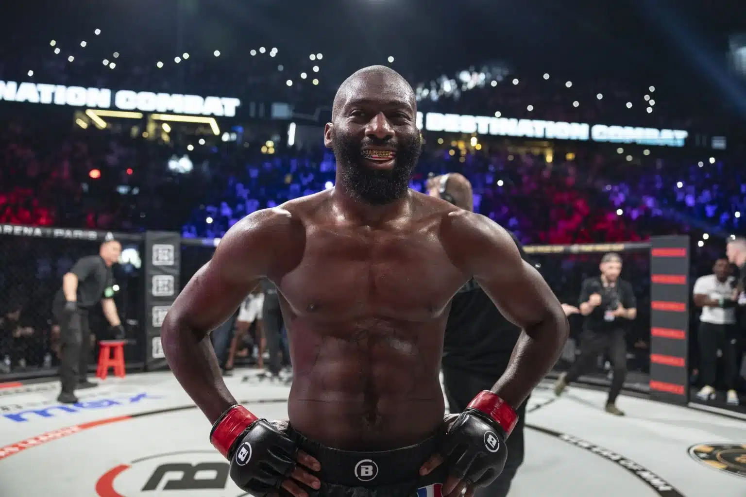Bellator Paris: Sedric Doumbe naelektrisao domaću publiku, Miks zadržao pojas