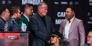 De La Hoya And Canelo Nearly Clash At Munguia Presser