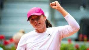 Iga Sviatek srušila Arjanu Sabalenku u okršaju za titulu u teškoj kategoriji za prvu krunu Madrid Opena