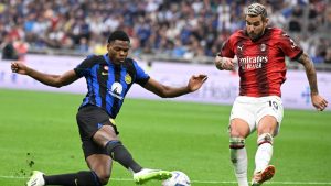 Inter u Milanu: Izvinjenje Denzela Damfrisa Teu Hernandezu
