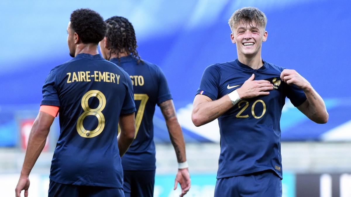 OL: Johann Lepenant followed by AJ Auxerre