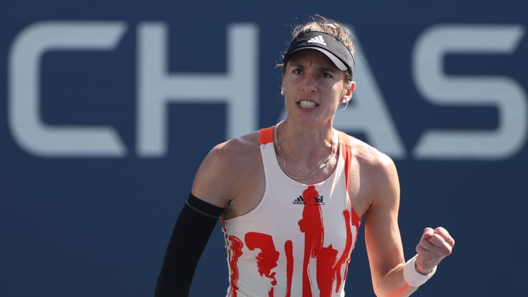 Penje se Petkovićd čak do broj 9 na WTA rang listi (oktobar 2011).