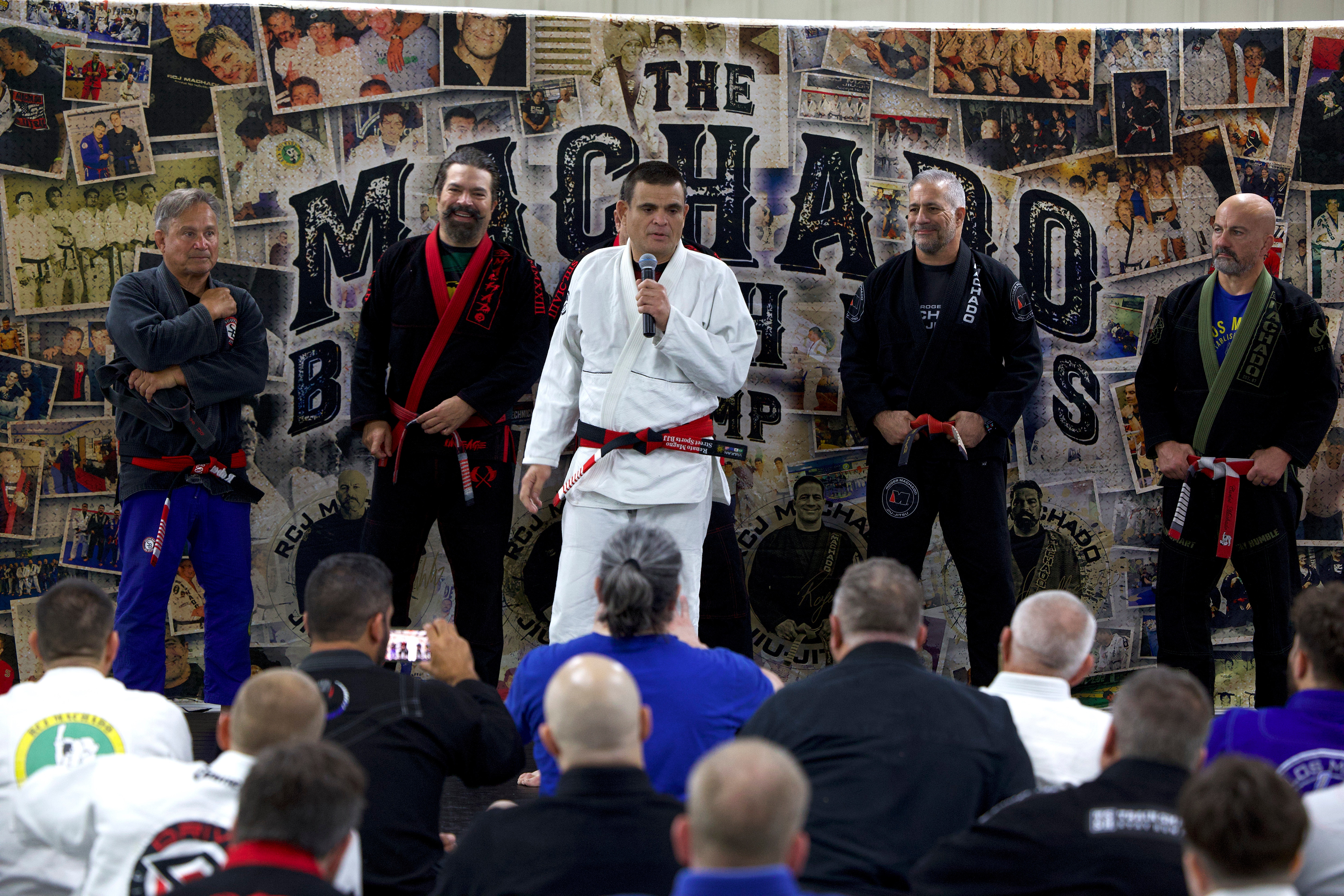 Renato Magno i Machado Bros na ceremoniji koralnog pojasa