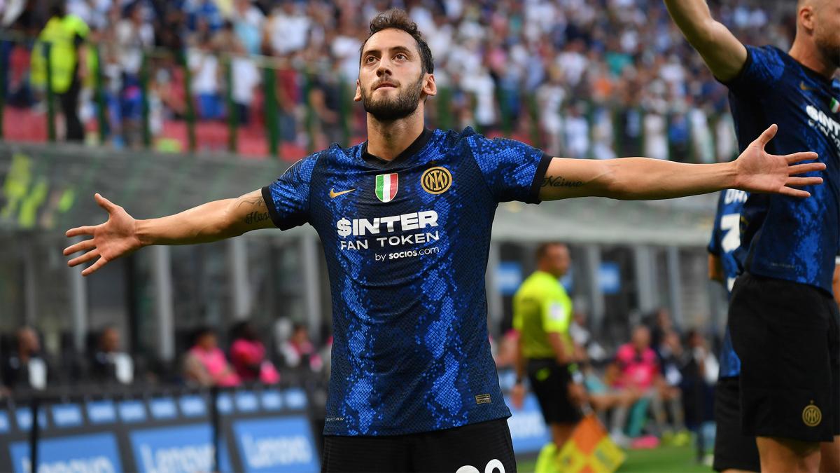 Inter Milan zatvorio vrata Hakana Čalhanolua