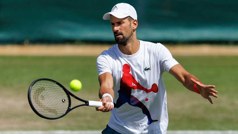 Čini se da je mali Stefan odradio odličan posao spremajući tatu za akciju, pošto je Đoković nastavio da pobeđuje samo sa treptajom u trećem setu, 6-3, 6-4, 5-7, 7-5.