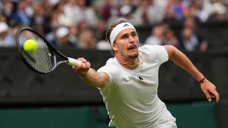 Zverev je sa 2:0 protiv Frica na Vimbldonu pobedio u četiri takmičarsko-ali ubedljiva seta oba puta.