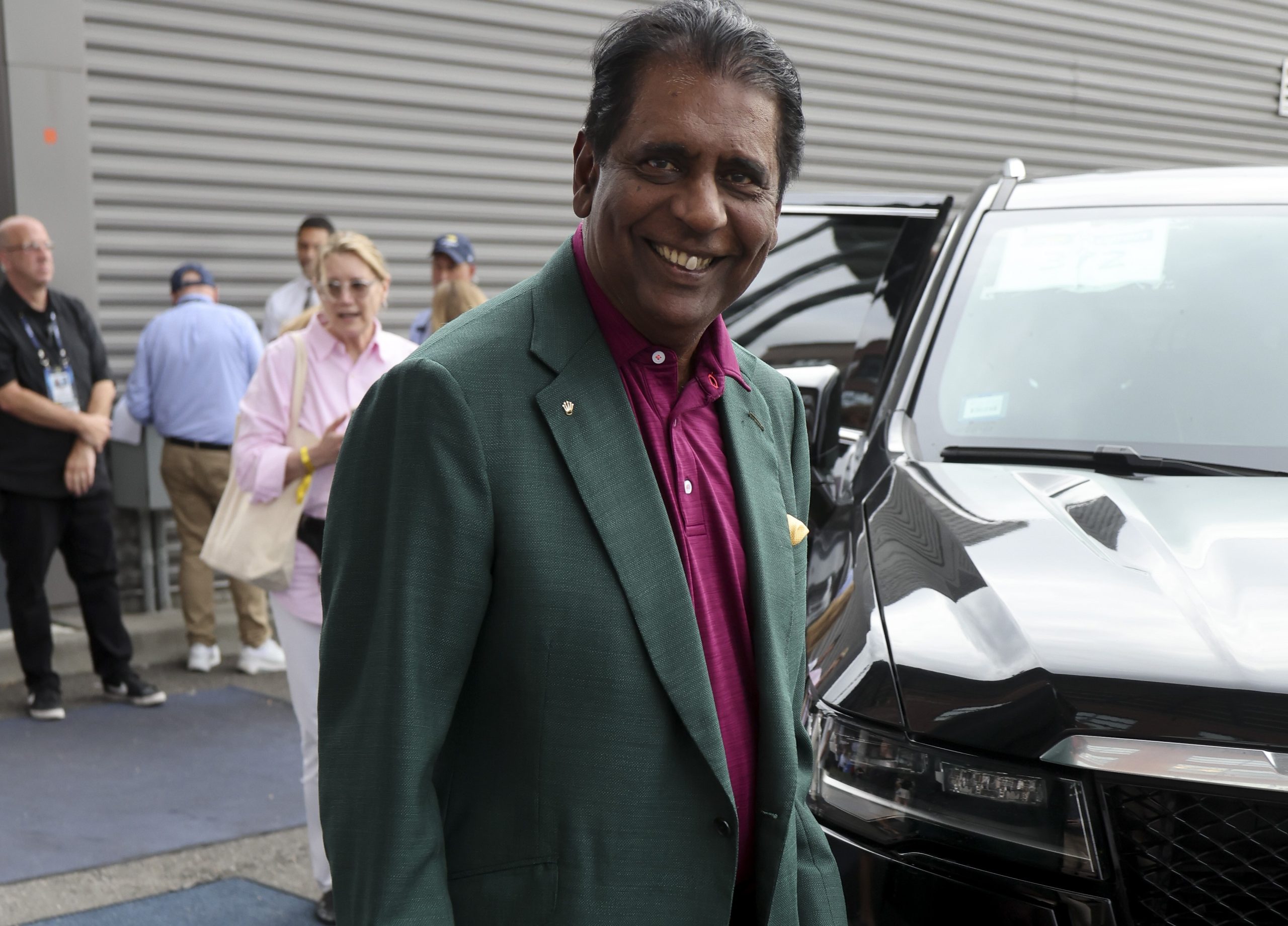 2024 Međunarodni teniski hram slavnih Vijai Amritraj pravi komunalni tenis