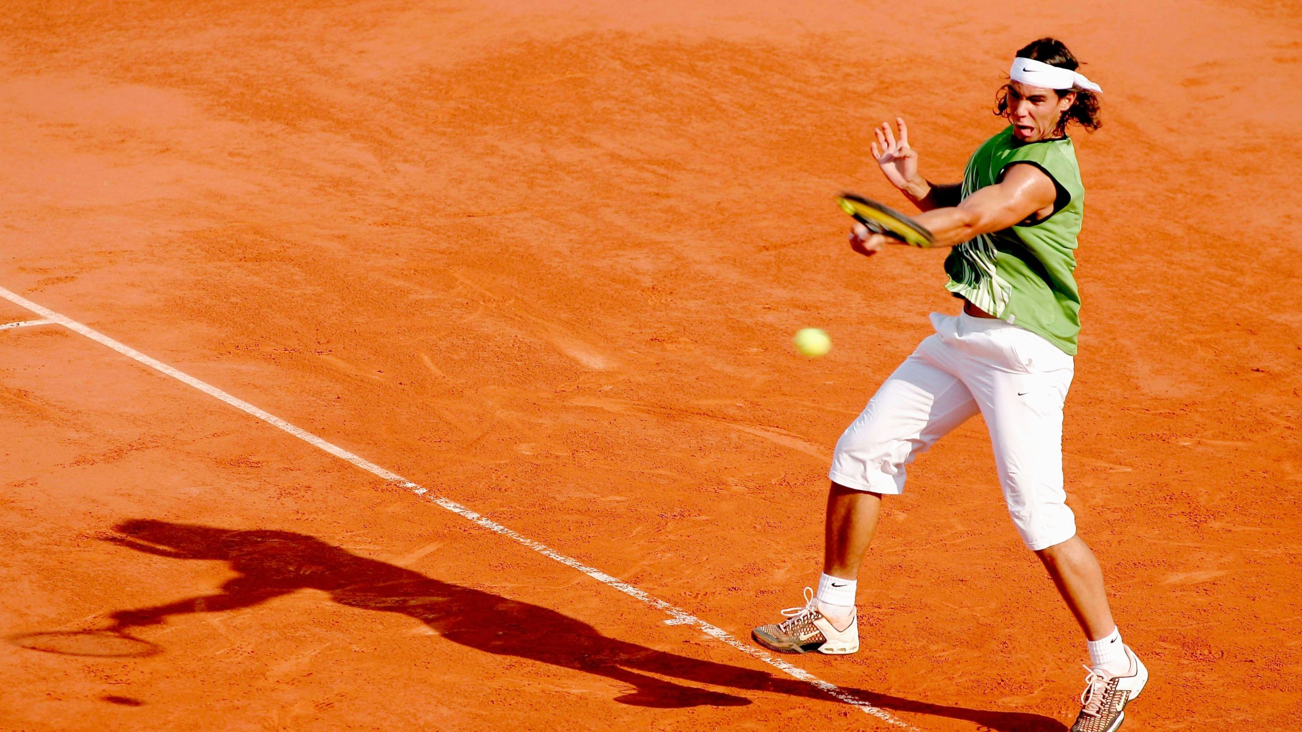 Dres koji je Rafael Nadal nosio kada je osvojio svoj prvi Rolan Garos 2005. godine je na aukciji