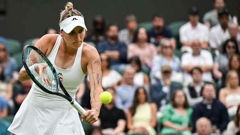 Vondrousova je tek druga žena koja je izgubila u prvom kolu odbrane titule na Vimbldonu u Open eri.