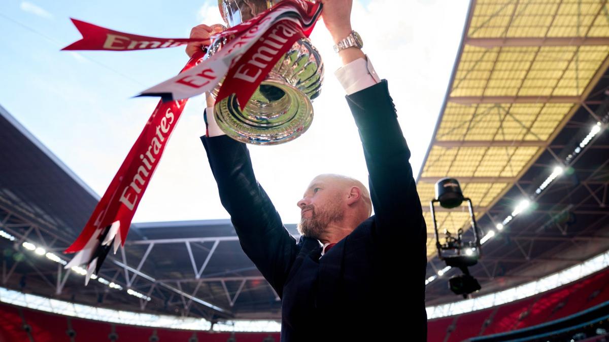Erik ten Hag produžio ugovor sa Mančester junajtedom do 2026.