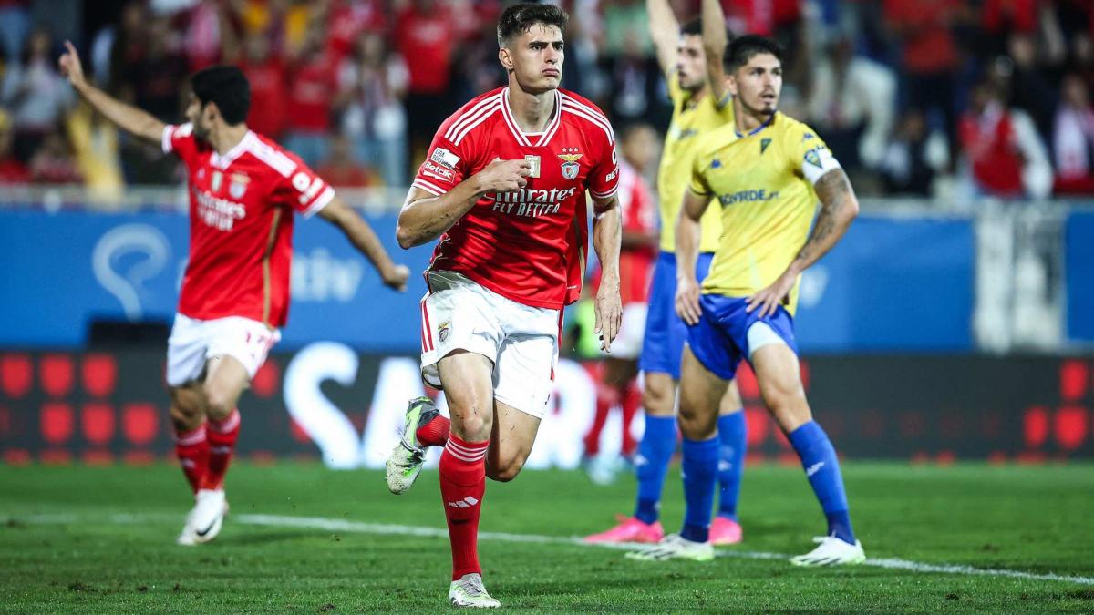 Mančester Junajted pogledajte Antonio Silva