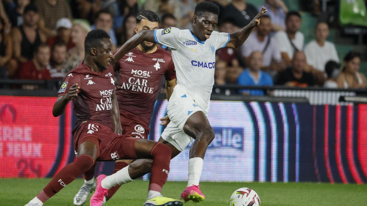 OM: Ismaila Sarr je potpisao ugovor sa Kristal Palasom