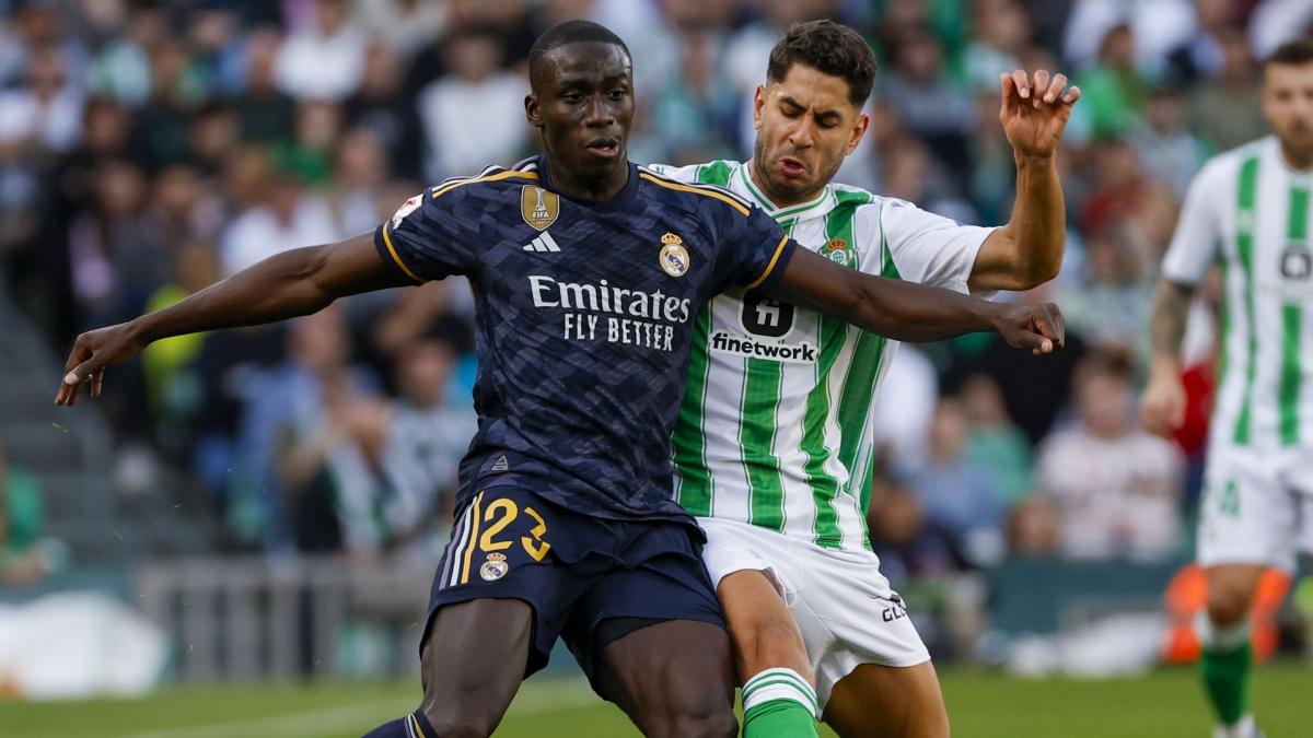 Real Madrid: Ferland Mendi produžava dve godine