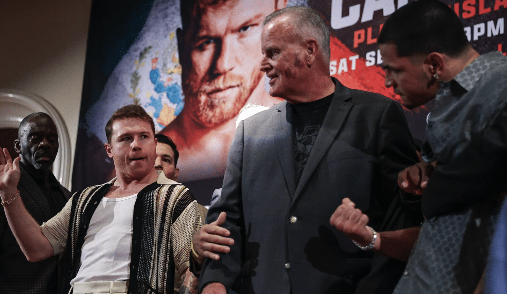 Bezbednost interveniše da razdvoji Canelo i Berlanga