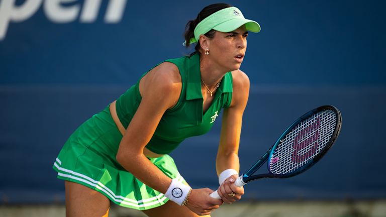 Tomljanović je olakšao pored američkog kvalifikanta En Li u dva seta, rezervisao susret drugog kola sa bivšim svetskim brojem 12 Elise Mertens.