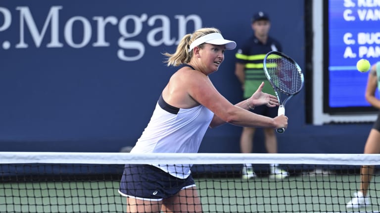 Vandeweghe se pojavio u 39 Grand Slam singlova glavnih žreba, posting 32 pobede - uključujući dva četvrtfinala i dva polufinala.