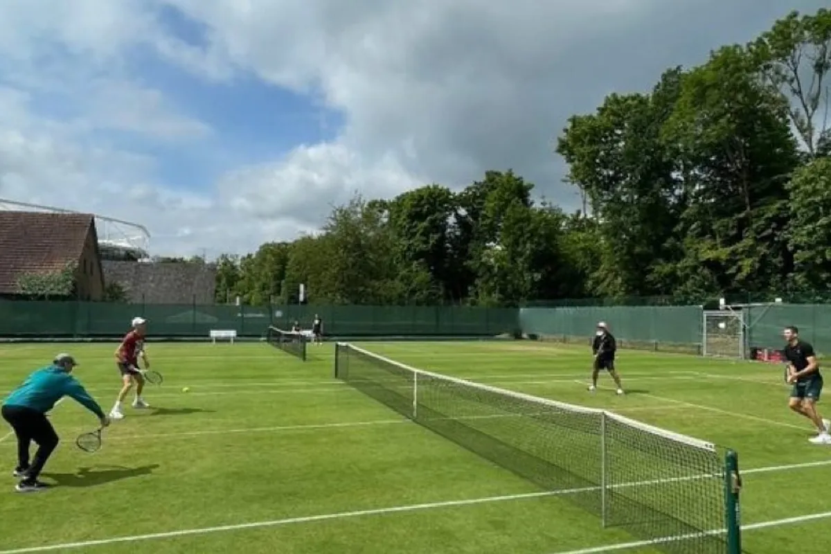 Grešnik ubija svog fizičkog trenera i fizioterapeuta nakon pozitivnog testa u Indijan Velsu