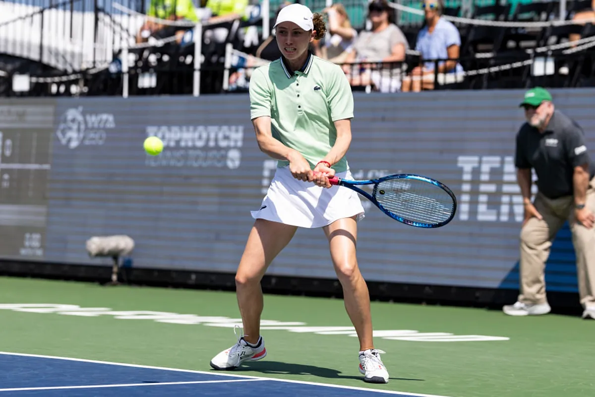 Kristina Bucsa pada prvi put protiv frontona po imenu Sara Errani