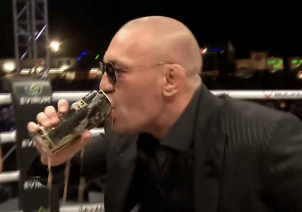 McGregor prisustvuje BKFC događaju, pije Forge Irish Stout