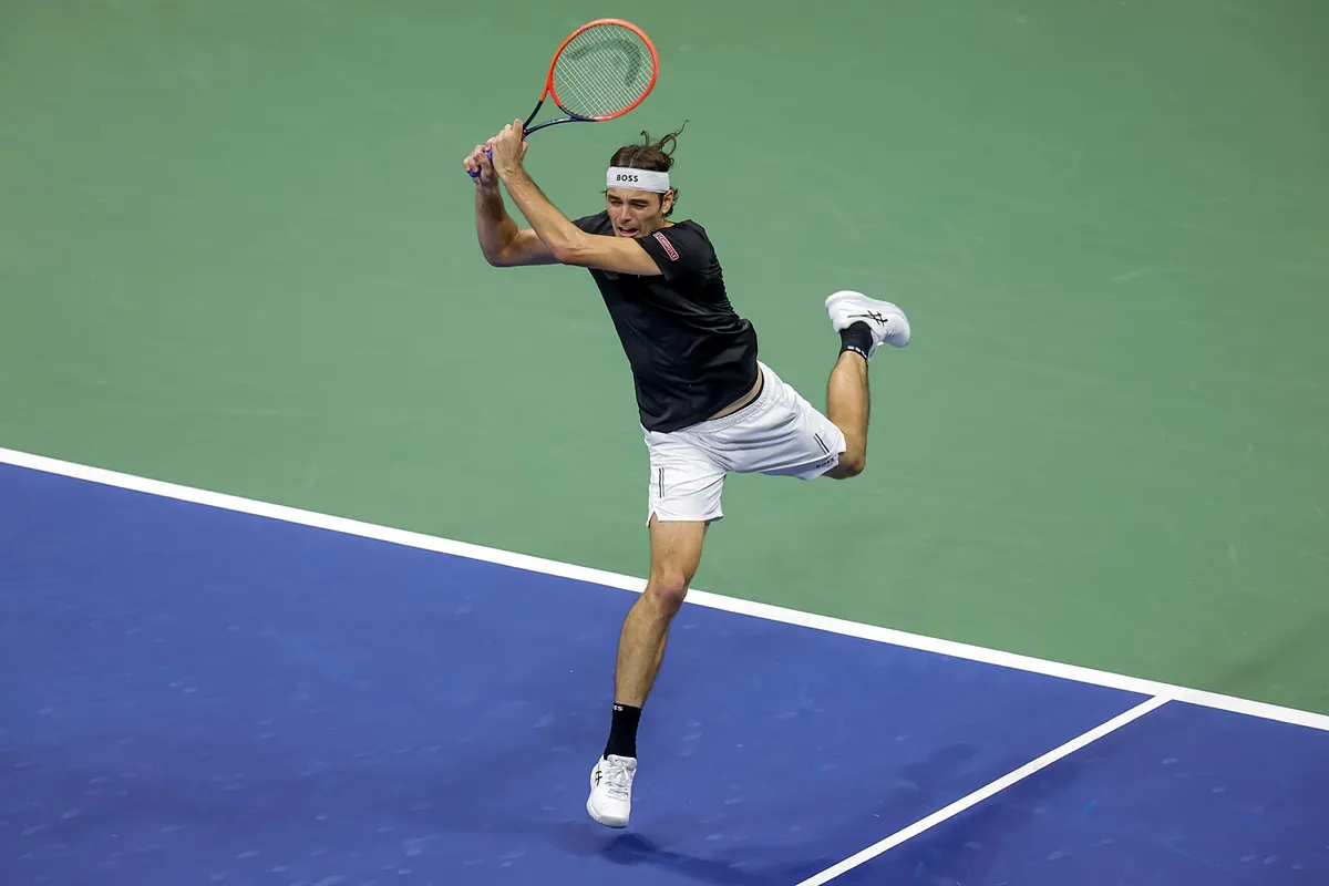 Fritz se oblači kao Roddick i vraća se u Tiafoe da predstavlja SAD u finalu Otvoreno prvenstvo
