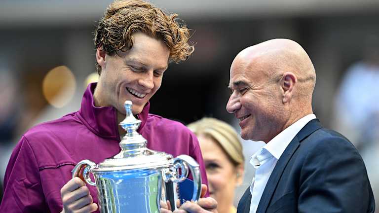 Andre Agassi uručio je trofej pobednika svetskom broju 1.