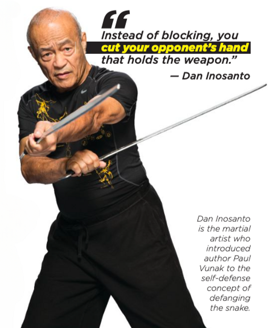 Dan Inosanto rukuje sa dve oštrice