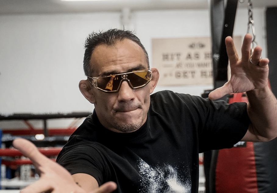 Toni Ferguson zadirkuje najavu nakon izlaska iz UFC-a