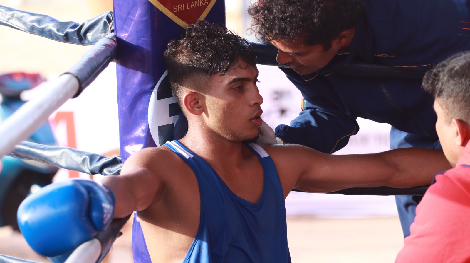 Najbolji bokseri Šri Lanke kao Mihiran i Prasanna takođe su osvojili svoje polufinale na plaži Negombo