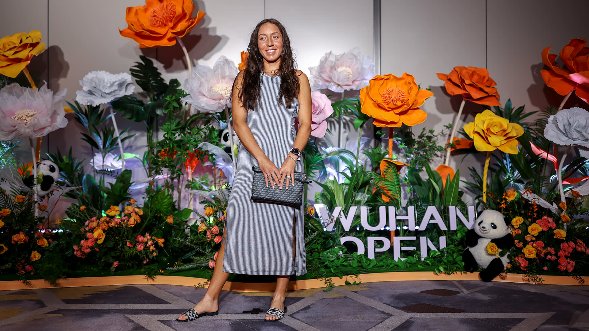 FOTOGRAFIJE: Arina Sabalenka, Jessica Pegula izađite u stilu za zabavu igrača u Vuhanu