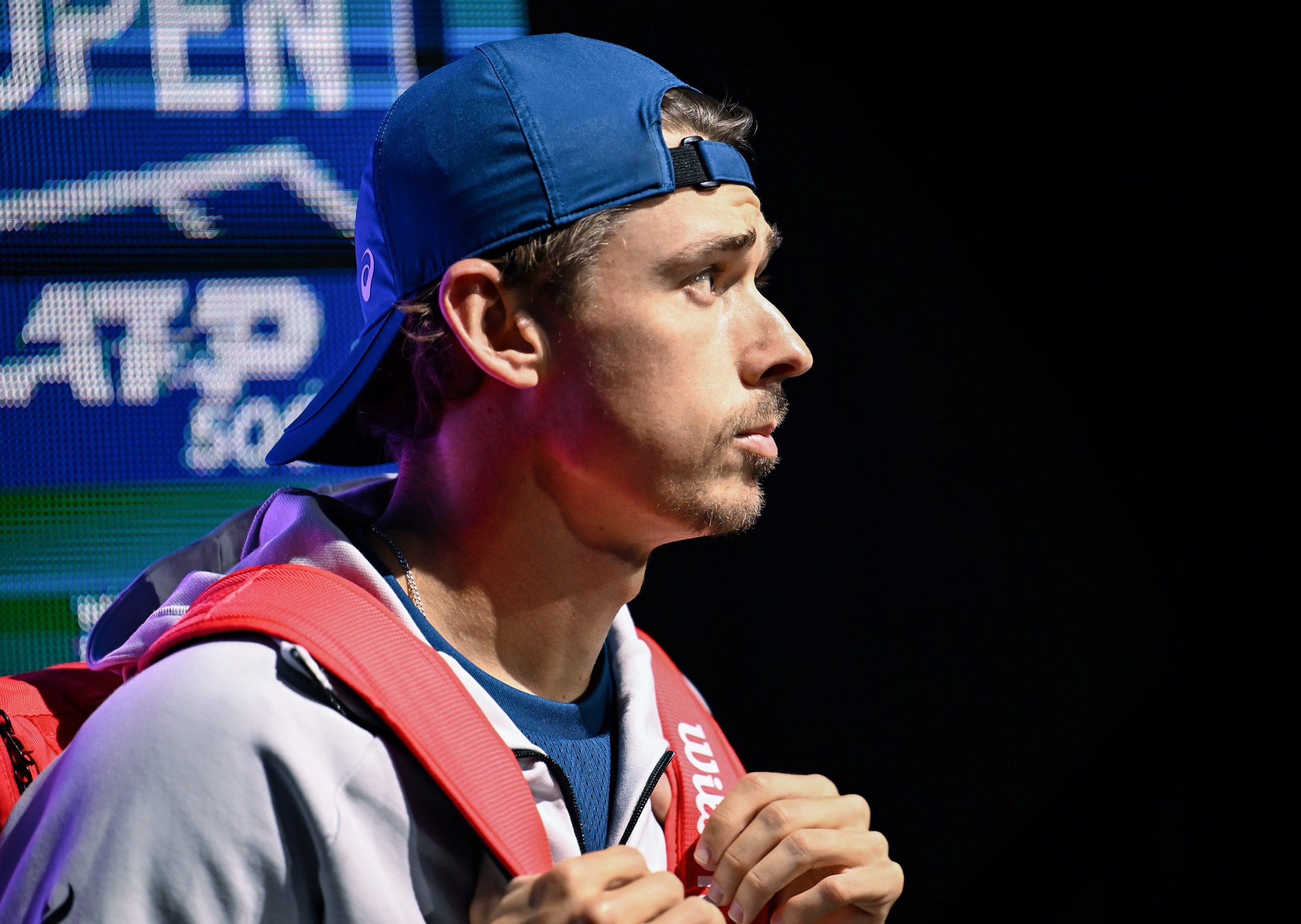 Kafa fanatik Aleks de Minaur izgleda da skuva devojku ATP Finals kartu sa jednim poslednjim pritiskom