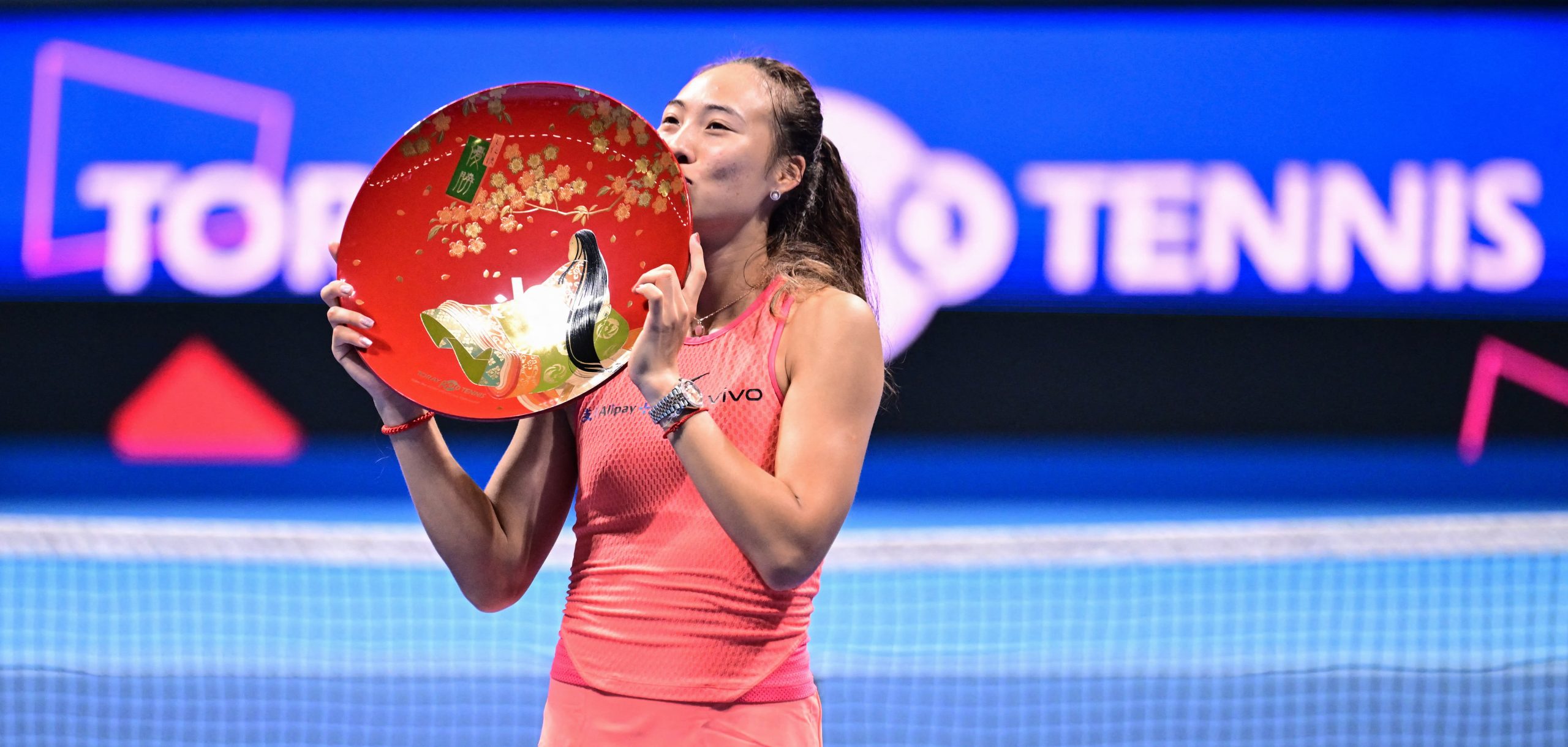 Zheng Kinven servira treću titulu godine u Tokiju, sada 28-4 od Vimbldona