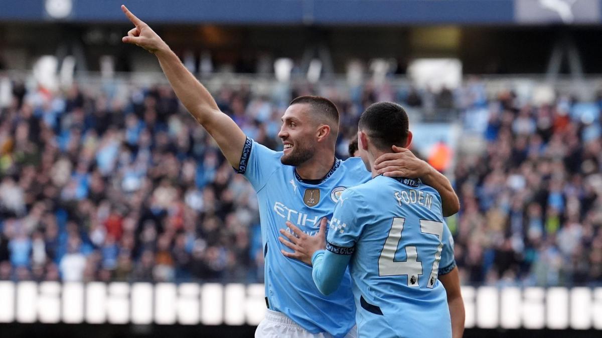 Premijer liga: Arsenal i Mančester Siti pobeda u bolovima, luda pobeda za Brentford protiv Vukova