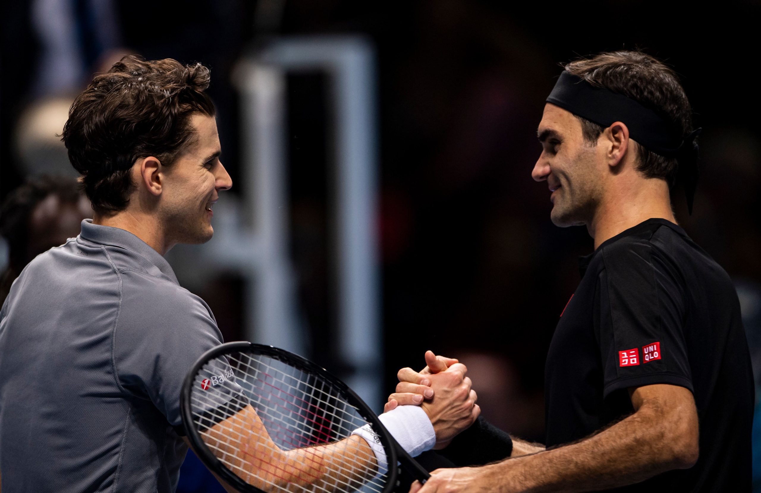 Rodžer Federer pozdravlja "gromoglasni bekhend" Dominika Tima u penziji