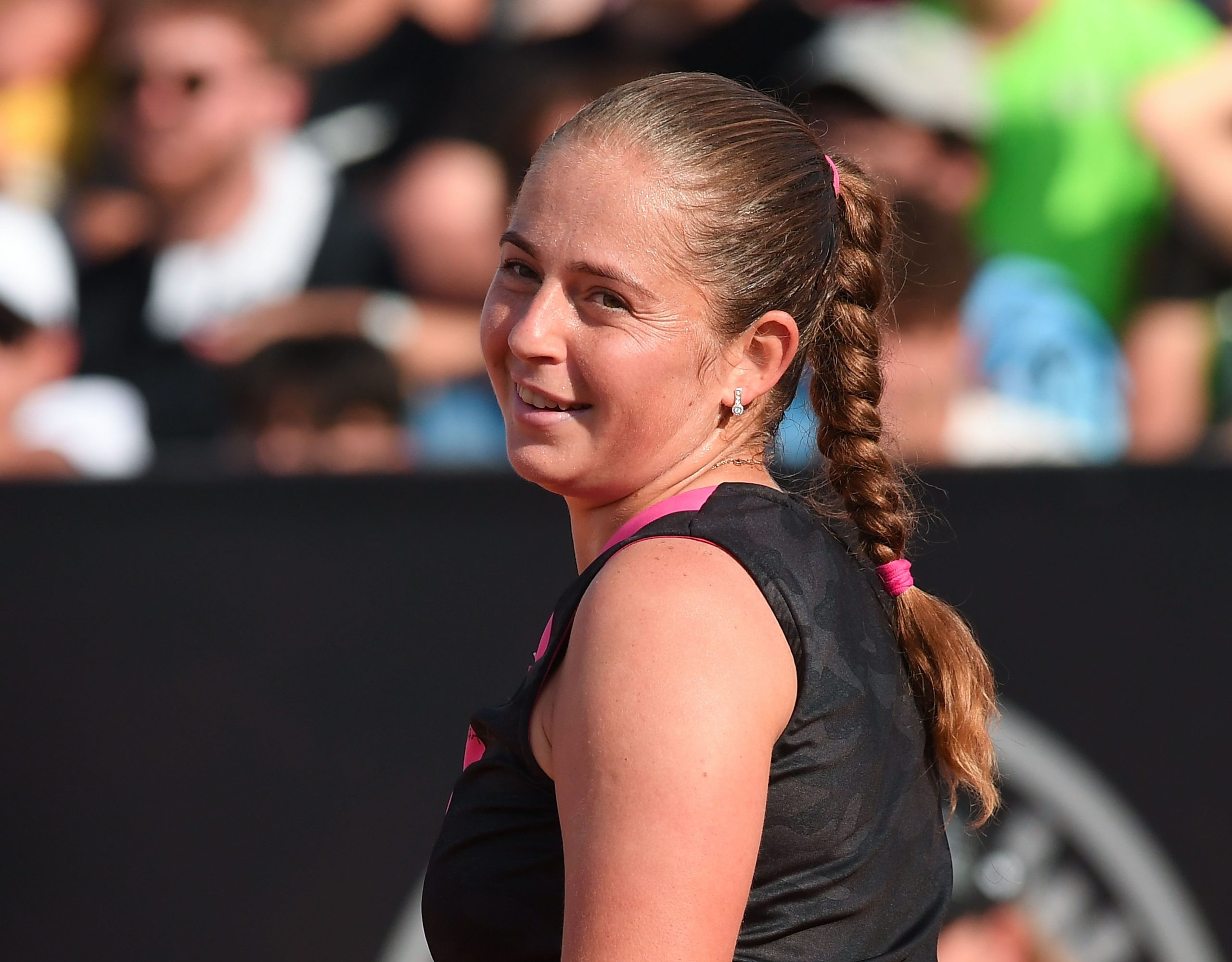 Želite da se oblačite kao Jelena Ostapenko? Zahvaljujući Instagramu, sada možete