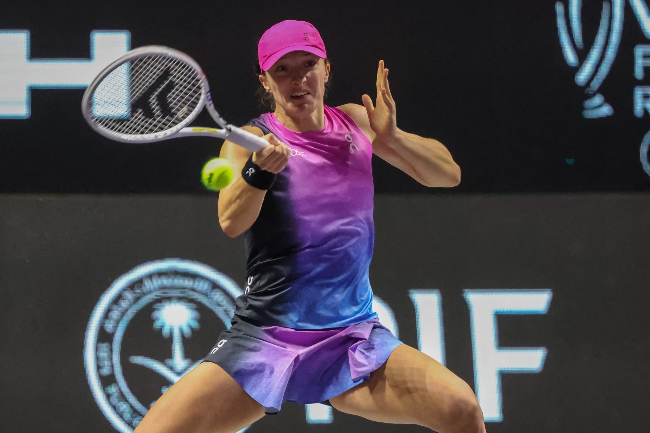 Od 6-4, 3-0 dole, Iga Sviatek pobegla Barbora Krejčikova za prvu pobedu u rundi u Rijadu