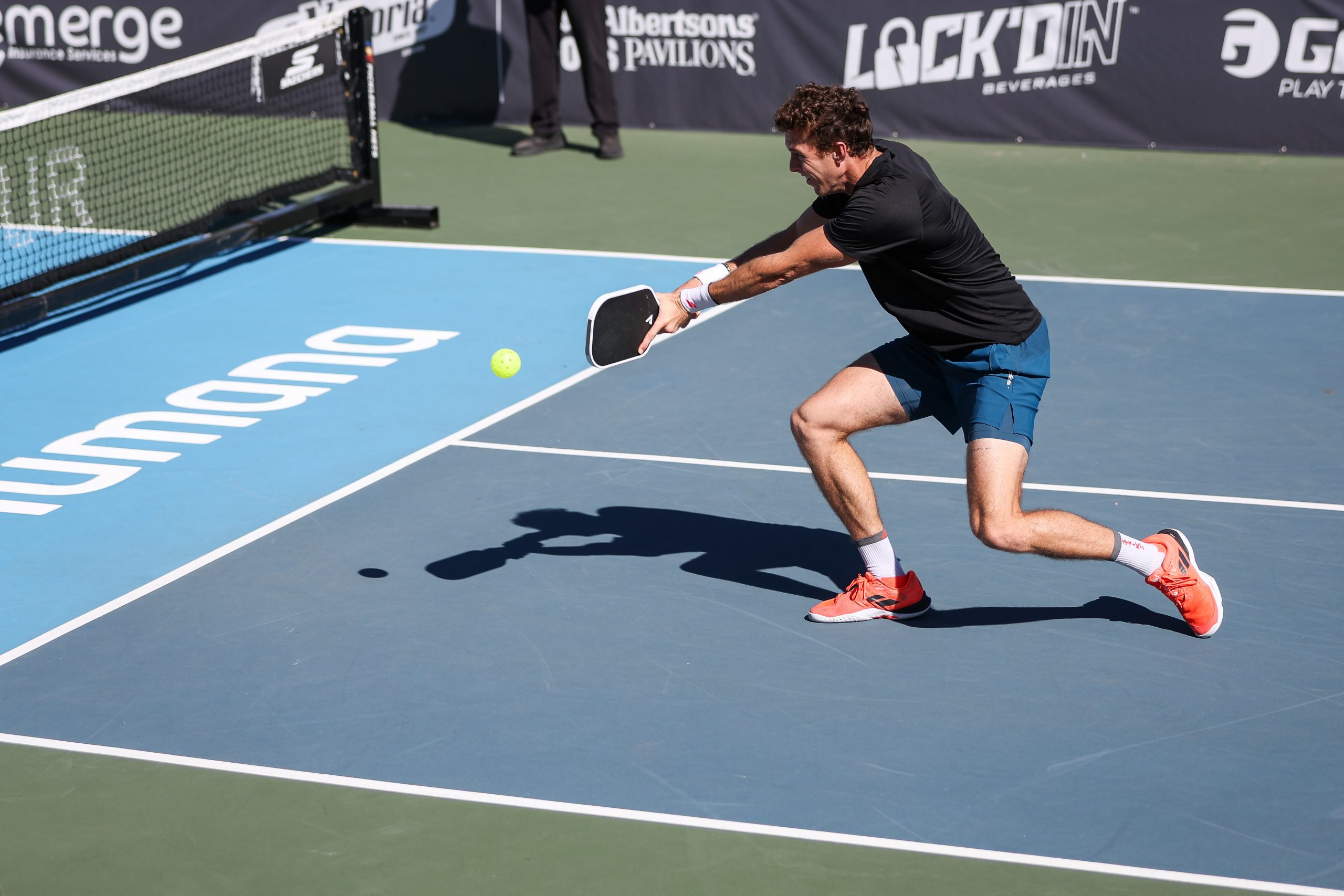Koji procenat profesionalnih igrača igraju tenis?