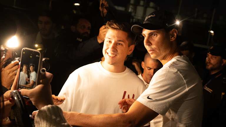 Posebna foto op za negovanje za ovog pristalice.