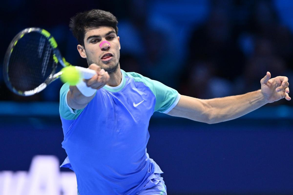 Karlos Alkaraz ne može da podnese Zverevove rakete i oprašta se od ATP finala u Torinu
