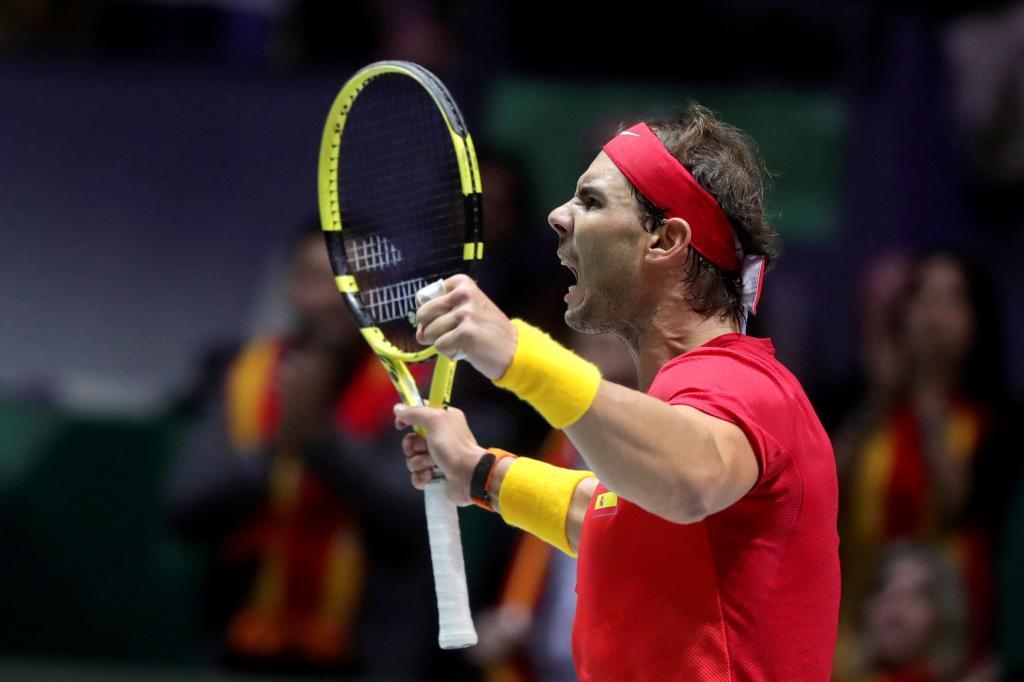 Španski Rafa Nadal slavi poen.