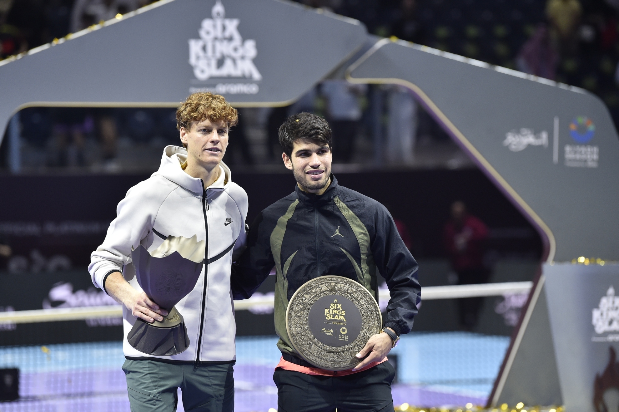 Grešnik i Alkaraz poziraju sa trofejem