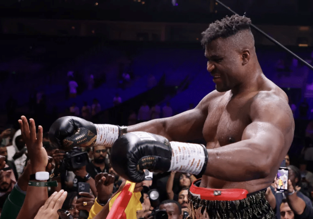 Ngannou Oči Vajlder obračun