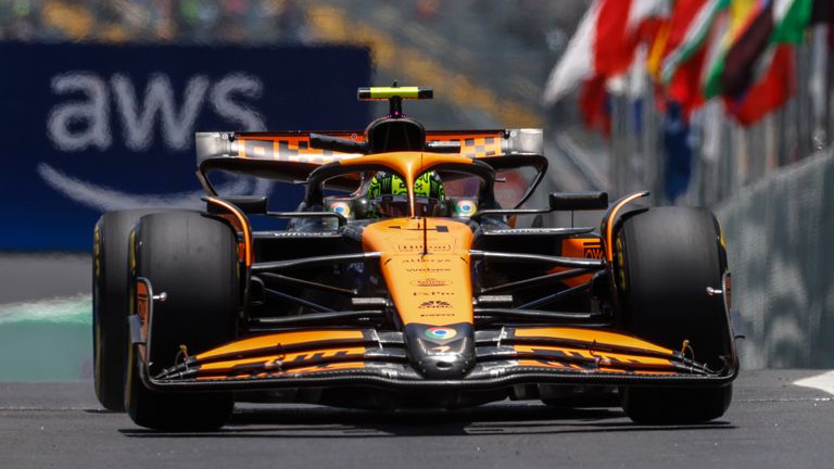 AUT .. DROMO JOS.. CARLOS PACE, BRAZIL - NOVEMBAR 01: Lando Norris, McLaren MCL38 tokom VN Brazila u Aut.. dromo Jos.. Carlos Pace u petak 01. novembra 2024. godine u Sao Paulu, Brazil. (Foto: Steven Tee / LAT Images)