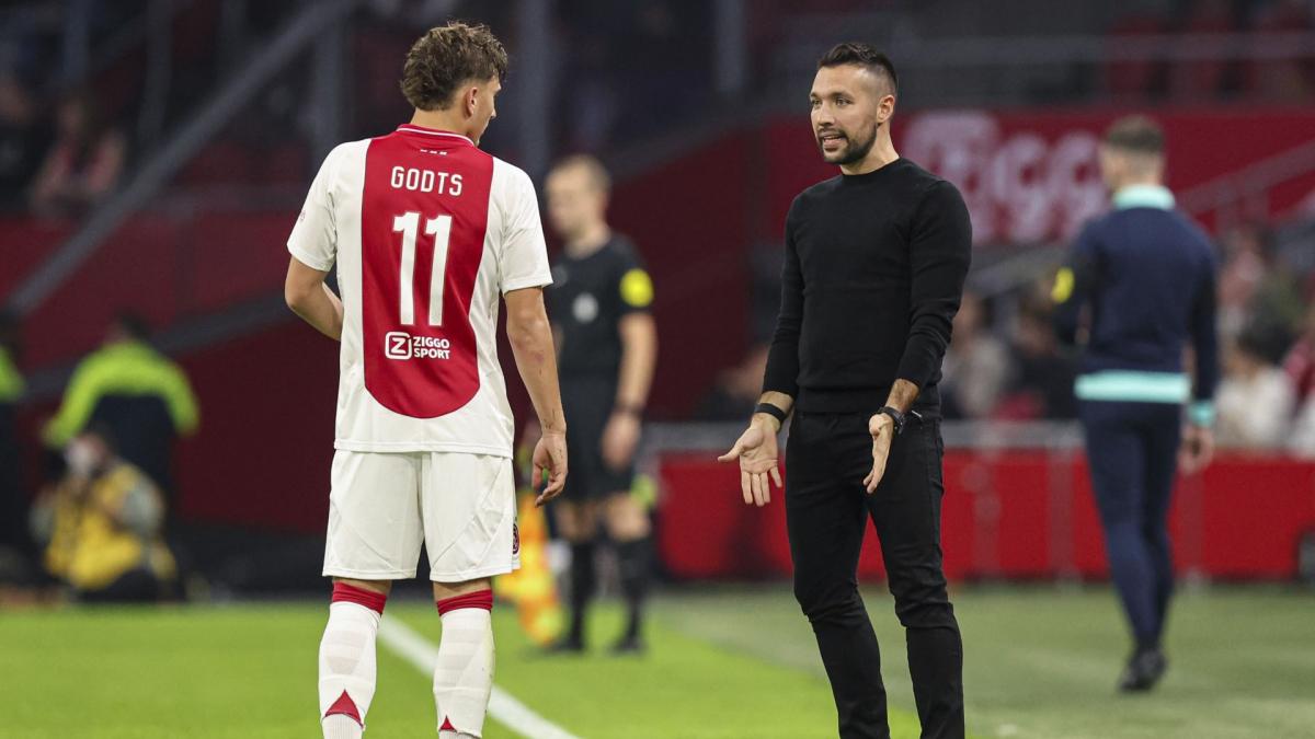 Ajaks Amsterdam formalizuje partnerstvo sa Komom