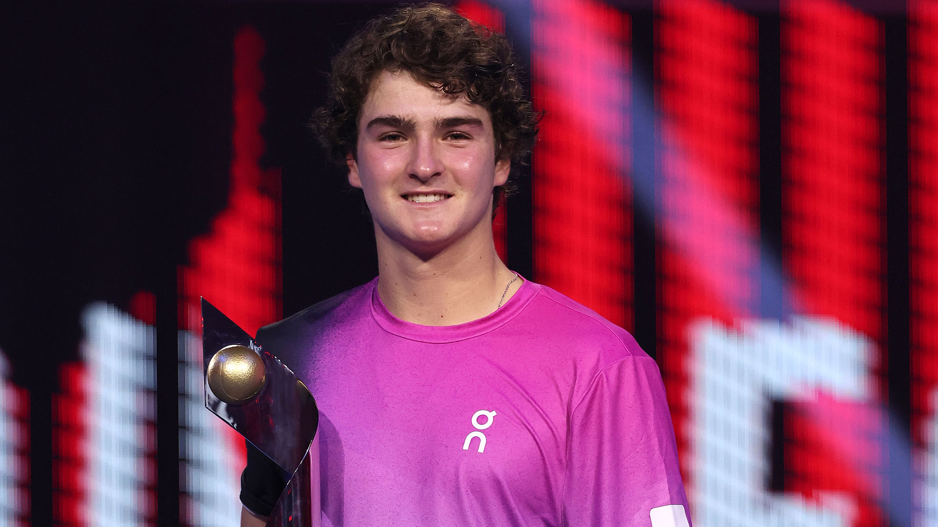 Brazilac Žoao Fonseka, 18, osvaja titulu ATP finala sledeće generacije sa Rafaelom Nadalom koji gleda