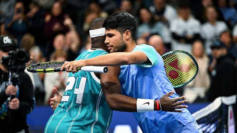 Tiafoe je nadmašio Alkaraz, 5-7, 6-1 (11-9), da završi nezaboravnu noć u Šarlotu.