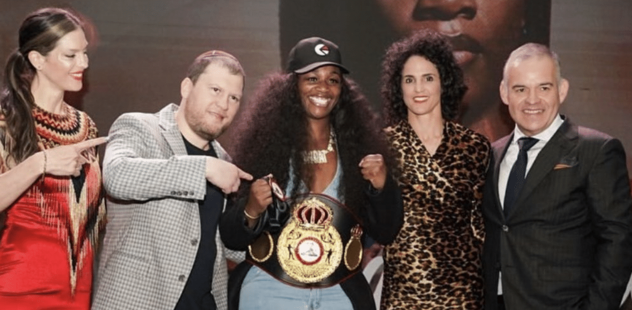 Claressa Shields počastvovana na VBA konvenciji