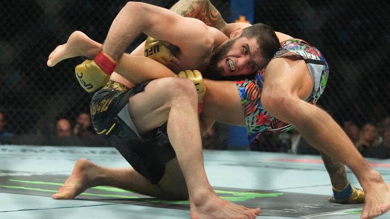 Islam Makhachev hvali Dastina Poiriera za njegov nastup u njihovom UFC 302 meču