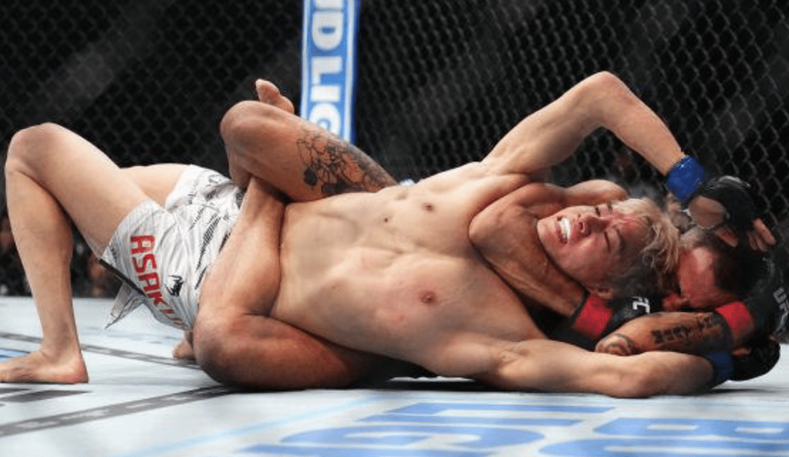 UFC 310: Pantoja podnosi Asakuru da zadrži UFC titulu u muha kategoriji